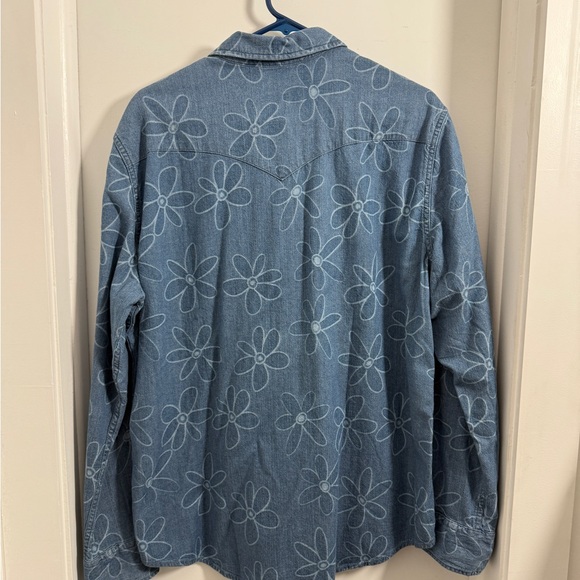 Levi's Blue Denim Shirt with Floral Design - Picture 3 of 4